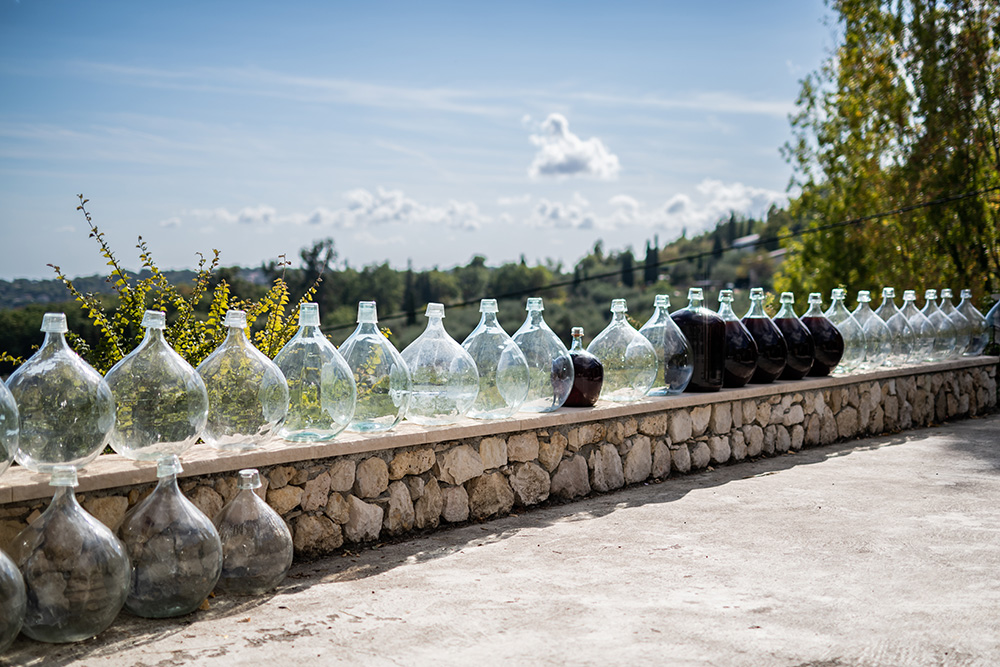 Wine aging in the sun